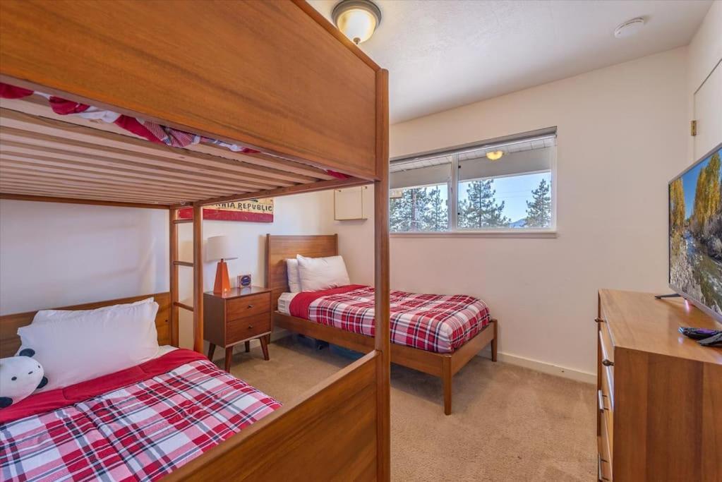 Lake Views, Pet-Friendly Cabin With Hot-Tub In King'S Beach Kings Beach Exterior foto